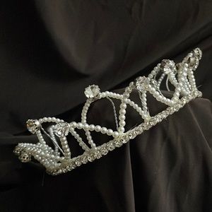Late 1980’s vintage Bridal Headpiece styled like the 1950’s. Handmade